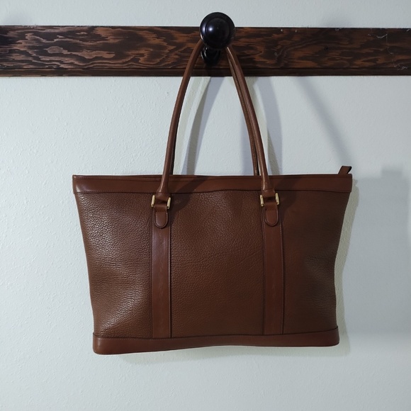 Vintage Burberry LeatherTote Bag. - Picture 2 of 16